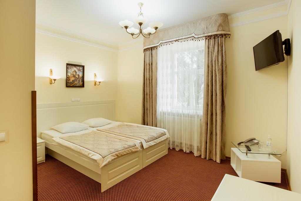 Natalia 18 3* Lviv